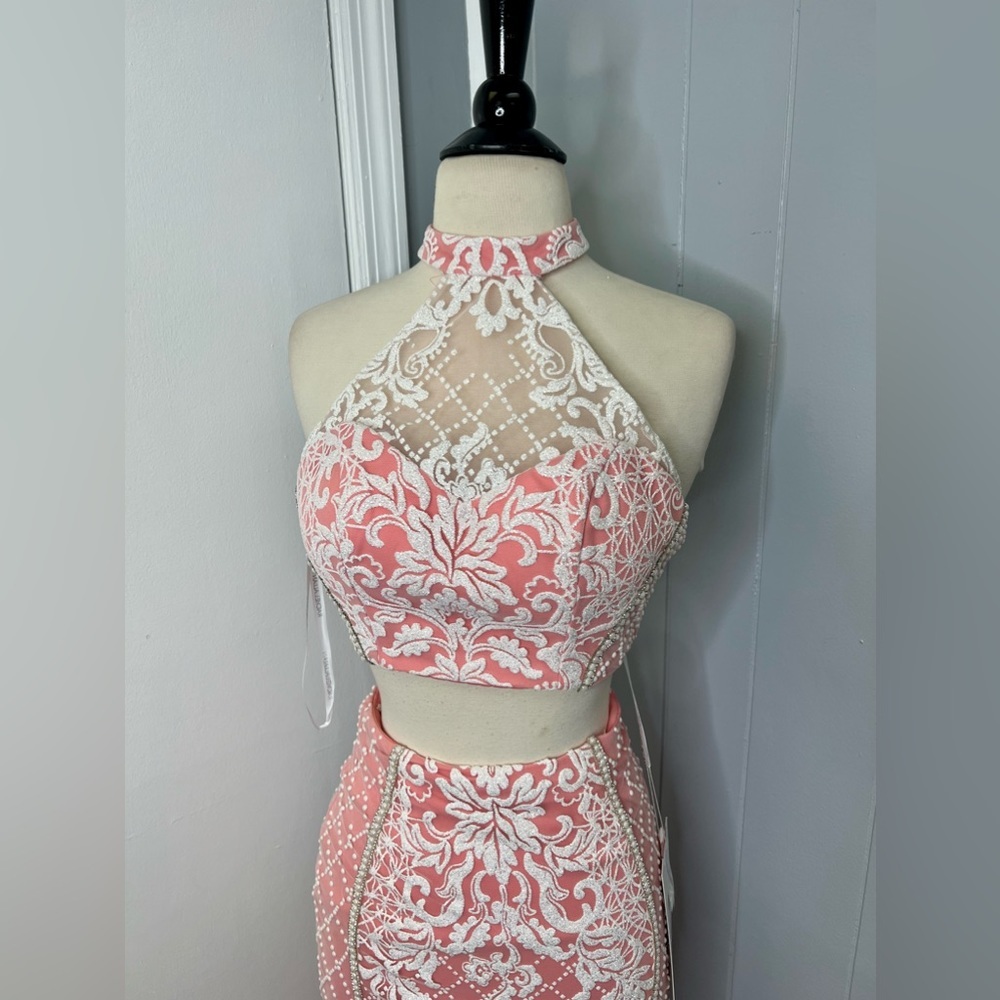 Prom dress - Picture 3 of 8